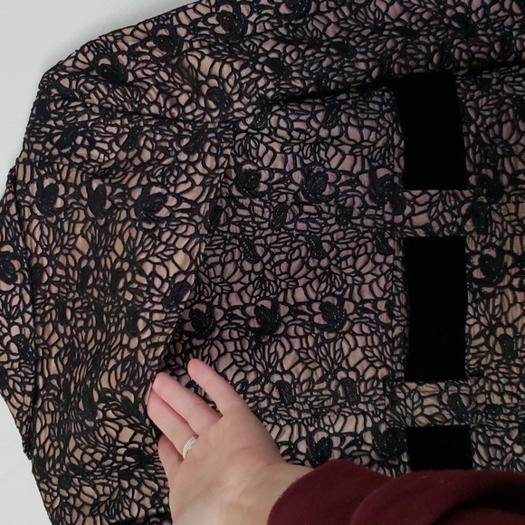 Hazel all over embroidered floral snap front coat, bow waist, women's size small - Picture 11 of 11